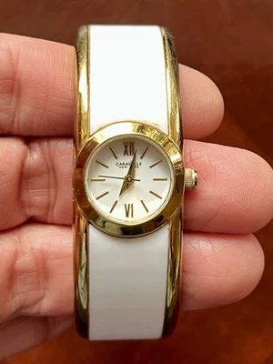 Reloj brazalete analógico bicolor Caravelle by Bulova 44L144 para mujer Foto 1 de 4