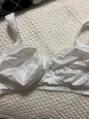 Playtex 胸罩尺寸 42DD 白色型号 4745 GUC — 第 1/4 张图片