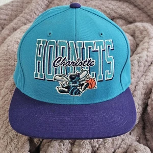 Charlotte Hornets Hat Mitchell Ness Snapback Cap Basketball NBA Wool Blue Purple - Picture 1 of 10