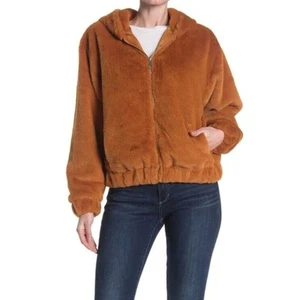 Chaqueta Double Zero para mujer de piel sintética con capucha cremallera completa en canela pequeña - Imagen 1 de 3