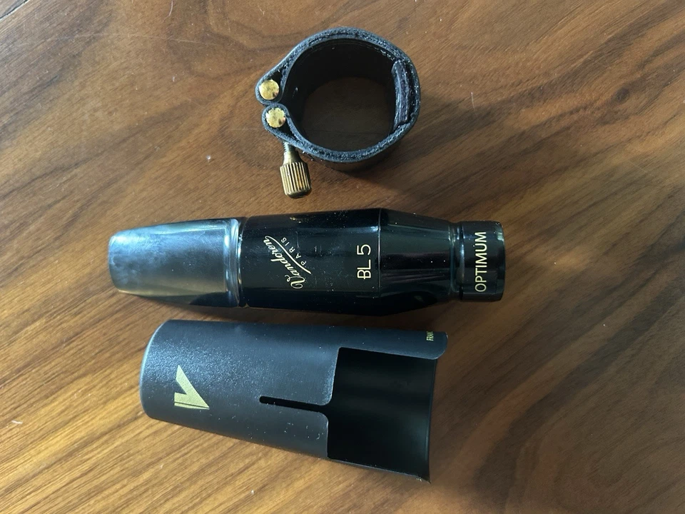 Boquilla de saxofón barítono Vandoren Optimum BL5 y LC29P ligadura de cuero Foto 1 de 4