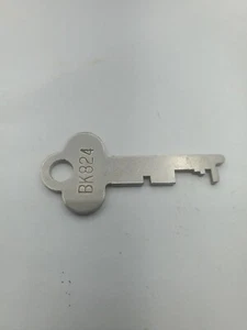 Llave plana vintage Corbin # BK824 - Imagen 1 de 3