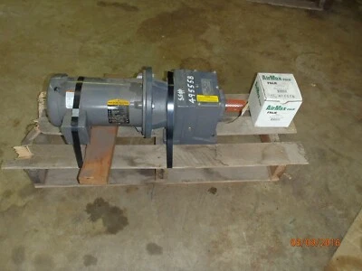Motor Baldor Reliance de 3 HP/Ultramate Falk caja de cambios entrada de 1725 rpm salida de 750 rpm Foto 1 de 4