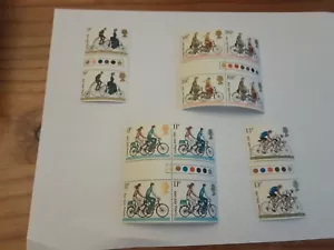 Postage Stamps, QE 2 Cycling Traffic Light Gutter Pair Gold Drop Mint Unhinged - Picture 1 of 3