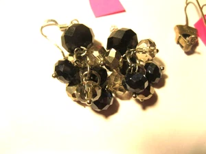 VINTAGE JEWELRY - EARRINGS -CHANDELIER BLACK - Picture 1 of 1