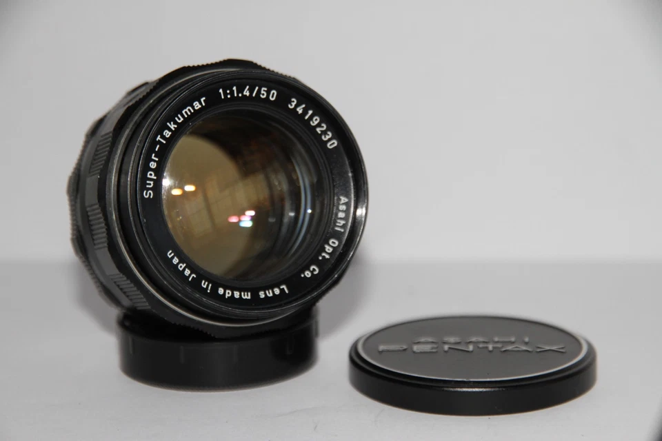 Pentax Super Takumar 50mm f/1.4 M42 Mount Standard Manual Prime Lens. - Image 1 of 4