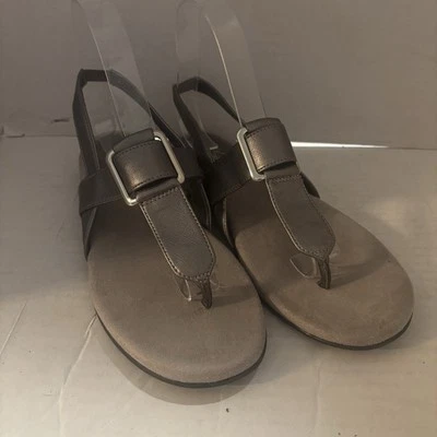 Sandalias de verano Life Stride Comfort con tanga plateadas talla 7,5 EE. UU. Foto 1 de 4