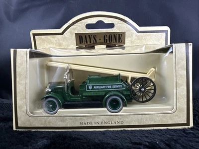 Days Gone Vintage Models 12006 1934 Dennis Auxiliary Fire Service Fire Engine - Image 1 of 4