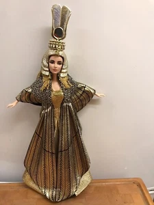 Mattel Barbie Elizabeth Taylor In Cleopatra Doll (Hamley's Exclusive) Very Rare! - Picture 1 of 11