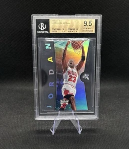 Fleer E-X Michael Jordan #4 BGS 2006-07 9,5 gema como nueva Chicago Bulls (x2 10 subs) - Imagen 1 de 1