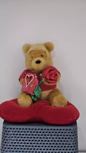 Peluche San Valentino Winnie The Pooh On Love Cuore Vintage Parlante Funzionante 2002 Tag - Foto 1 di 17
