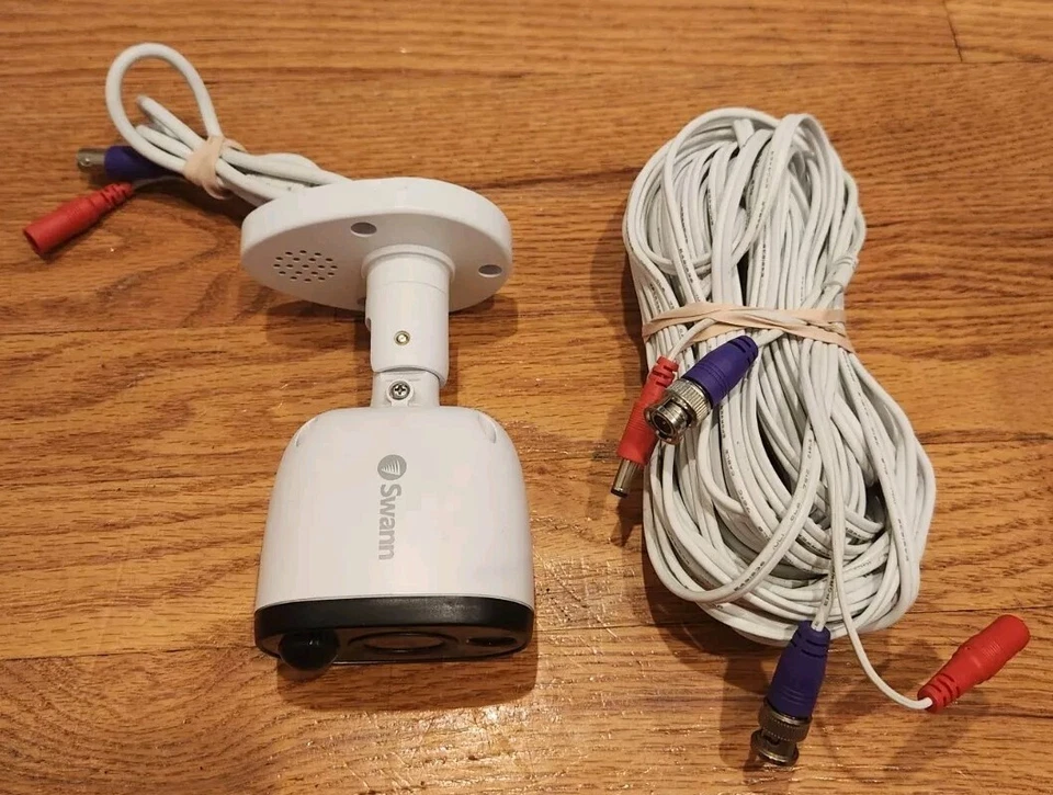 Swann PRO-4KWLB 4K Ultra HD Bullet Camera Security Cam With 60ft BNC Cable - Image 1 of 4