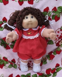 Cabbage Patch Kids UT Brown Double Braids Brown Eyes HTF Outfit - Picture 1 of 8
