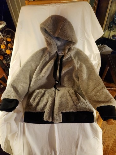 Bellissima giacca grigia Coach Fuzzy con cappuccio