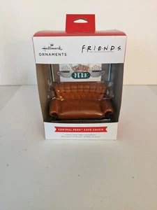 Hallmark Friends Central Perk Cafe Couch Sofa WEIHNACHTSSCHMUCK NEU IM KARTON - Bild 1 von 6