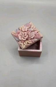 Piccola portagioie in ceramica floreale rosa - Foto 1 di 10