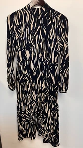 Neuwertiges Samt Damen schwarz blau Langarm Sara Animal Print Fit & Flare Kleid 8 - Bild 1 von 13
