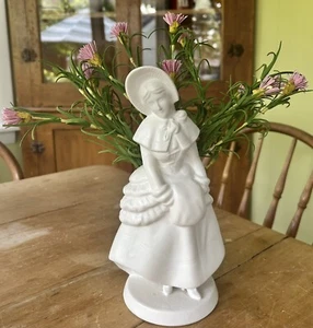 VTG SNOW GIRL WHITE FLOWER VASE~BONNET GIRL~MORTON POTTERY*COTTAGE DECOR* - Picture 1 of 9