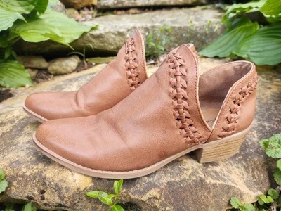 Qupid Booties Women's Size 9 Brown Leather Braided Western Cowgirl - Image 1 of 4