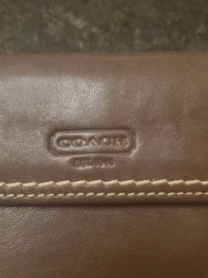 大号蔻驰复古棕色皮革转锁保护壳钱包支票簿 — 第 1/4 张图片