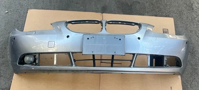 2004-2007 BMW 5 SERIES E60 528I 530I 545I FRONT BUMPER COVER 51117033698 OEM Foto 1 de 4