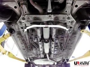 Barra inferior media 2 puntos para Buick Excelle 1st Gen 1.8 2x2 03-16 Ultra Racing - Imagen 1 de 9