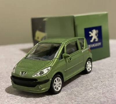 Modellino Norev Peugeot 1007 Verde 1/64 1:64 3 Inches Auto Nuova In Scatola - Immagine 1 di 4