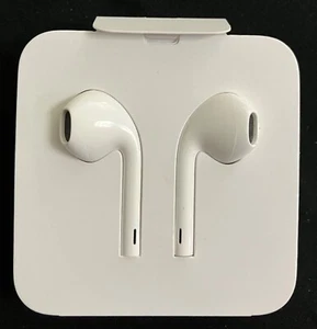 Authentic Apple EarPods w/ Lightning Connector Earbuds - White *NEW* - Photo 1 sur 2