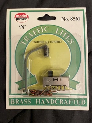 Model Power 8561  Right Hand Hanging Traffic Light n scale - Image 1 of 2