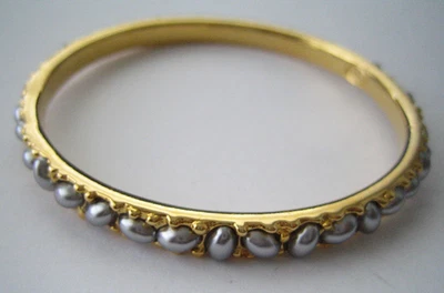 Brazalete Brazalete Kenneth Jay Lane Perlas Grises Tono Dorado Foto 1 de 4