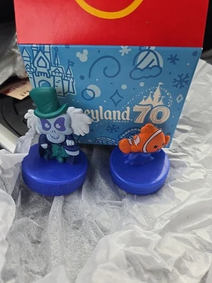 Disneyland 70 Aniversario McDonald’s Happy Meal 2025 #17 Nemo & Hatbox Ghost Foto 1 de 4