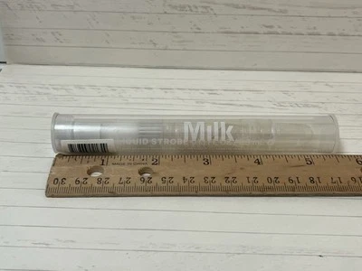 Feixe iluminador estroboscópico líquido maquiagem leite, 0,13 fl oz/3,8 ml - Imagem 1 de 4