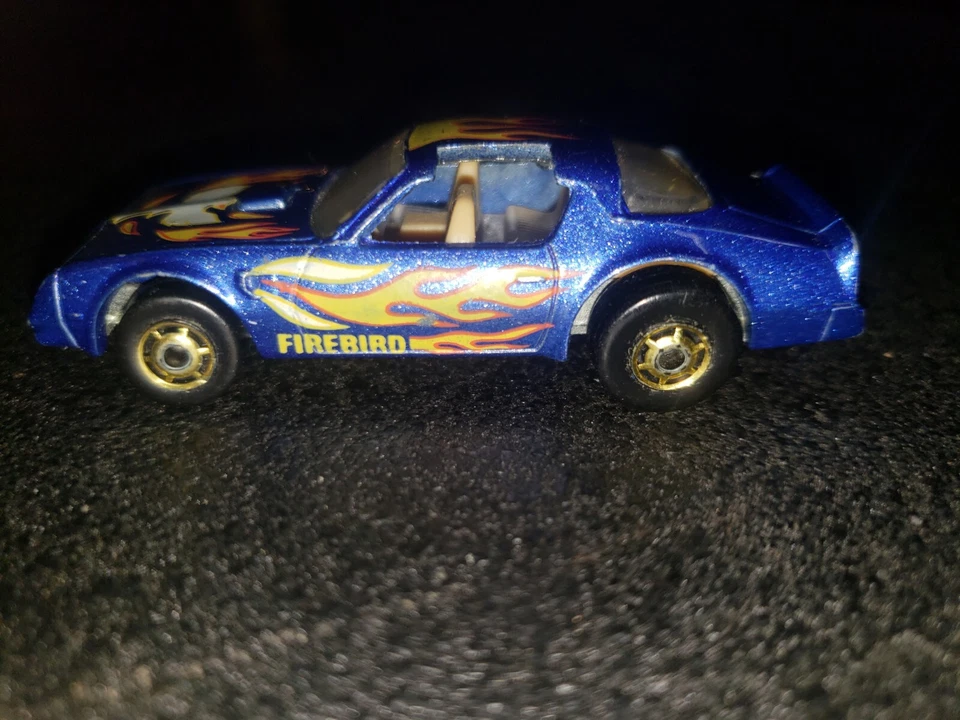 Hot Wheels Blue #37 Hot Bird Firebird ¡Con azul con llamas y llantas doradas 1977!!! Foto 1 de 4