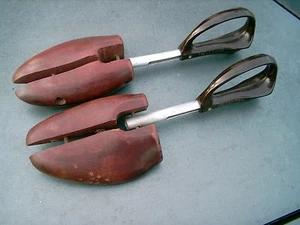 ROCHESTER SHOE TREE CO. WOODEN SHOE TREES MARKED 4 BROWN HANDLE FLORSHEIM - Picture 1 of 8