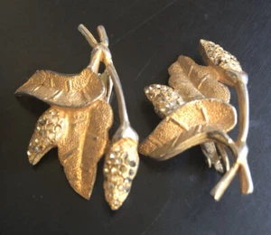 Vintage Clip On Earrings Gold Leaves w/Sparkle Cones Hugs Ear Comfortable - Picture 1 of 5