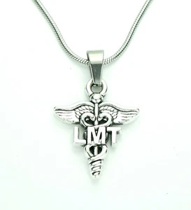 Collana LMT Licenza Massaggiatore Charm Medico Caduceo Simbolo Ciondolo nb - Foto 1 di 8