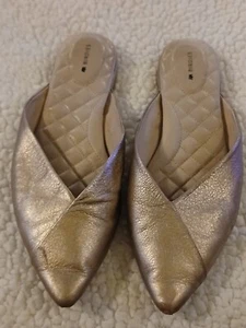 Birdies Size 8.5 Ladies The Swan Goldtone Slipons - Picture 1 of 6