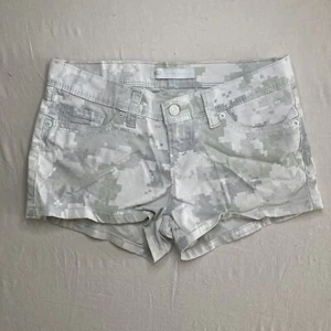 Levi's Shorts Women's 28 Digital Camo Print Gray White Cuffed Cotton Stretch - Picture 1 of 10