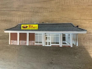 Bachmann Scenecraft 44-102 OO Gauge Drive-Through Restaurant Boxed - Picture 1 of 8