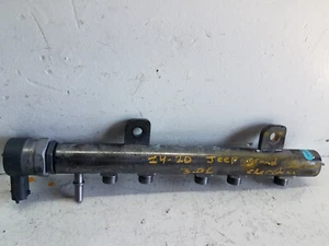 2014-2020 Jeep Grand Cherokee 3.0L Fuel Rail 6 Cylinder 0 445 216 044 (M153) - Picture 1 of 3