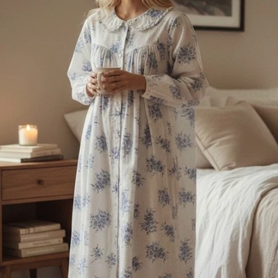 Camisón vintage de franela floral azul recortado de encaje íntimo Talbots  Foto 1 de 4