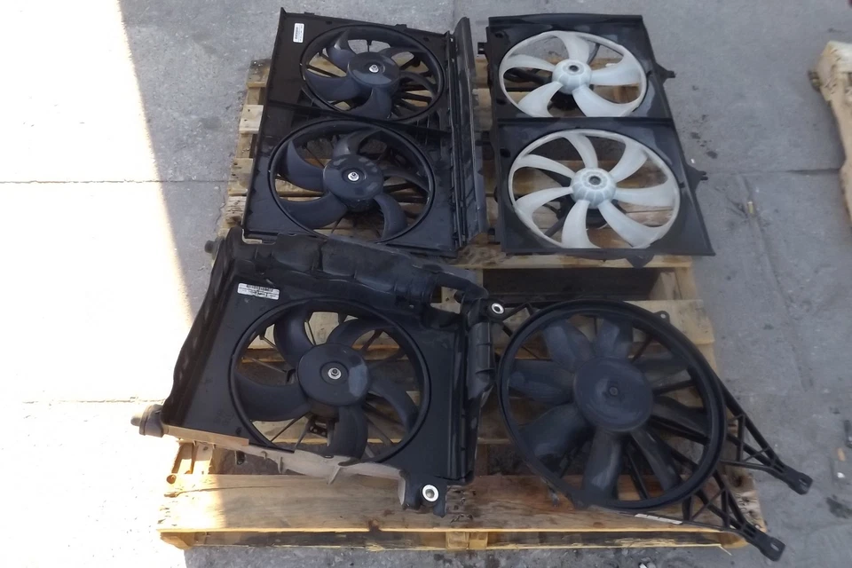 Conjunto de ventilador de refrigeración eléctrico Audi A7 Quattro 2012-2018 161 k OEM Foto 1 de 3