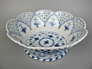 Royal Copenhagen Full Lace Bowl Basket Fruit Dish. #1061 Blue Fluted. 9.25" - Picture 1 of 11