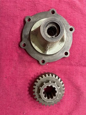 Carcasa de cojinete de eje principal serie Land Rover usada con engranaje Foto 1 de 4