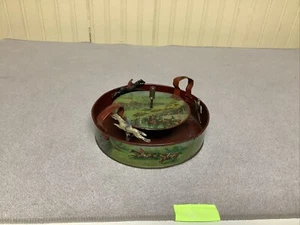 GIOCATTOLO DI LATTA VINTAGE CORSA DI CAVALLI GIOCO GIRADISCHI 6" GIRADISCHI VECCHIO GIOCO BAMBINI - Foto 1 di 11
