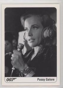 2007 Rittenhouse The Complete James Bond 007 Pussy Galore #27 b6s