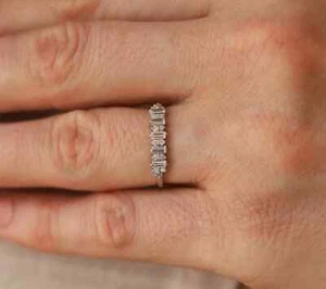 Half Eternity Total 1.80 CT Round & Baguette Cut Moissanite Engagement Ring - Imagen 1 de 8