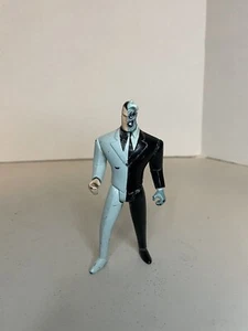 Vintage DC Comic 1998 Kenner Two Face Posable Action Figure Black White Suit - Picture 1 of 2