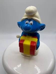 Vintage Smurf with Gift Windup Walking Figurine Galoob 1982 Peyo Hong Kong - Picture 1 of 5