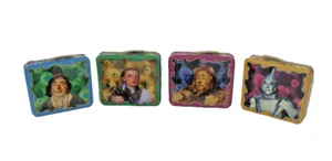 WIZARD of OZ 4er Set Miniatur Metall Brotdosen Süßigkeiten Behälter VERSIEGELT - Bild 1 von 2